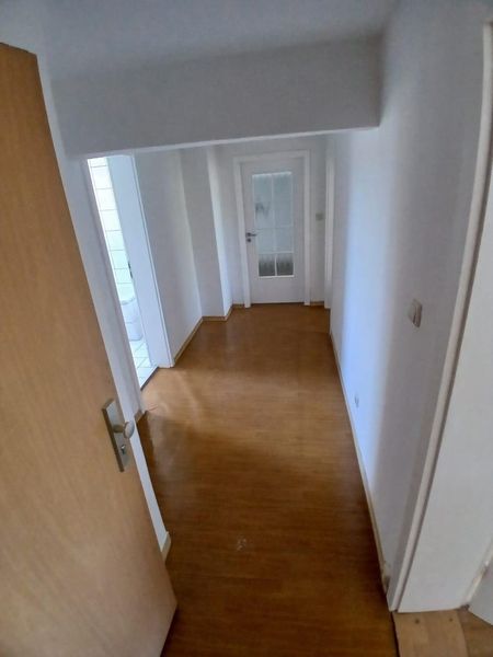 Schöne 4-Zimmerwohnung zentral gelegen zu vermieten
